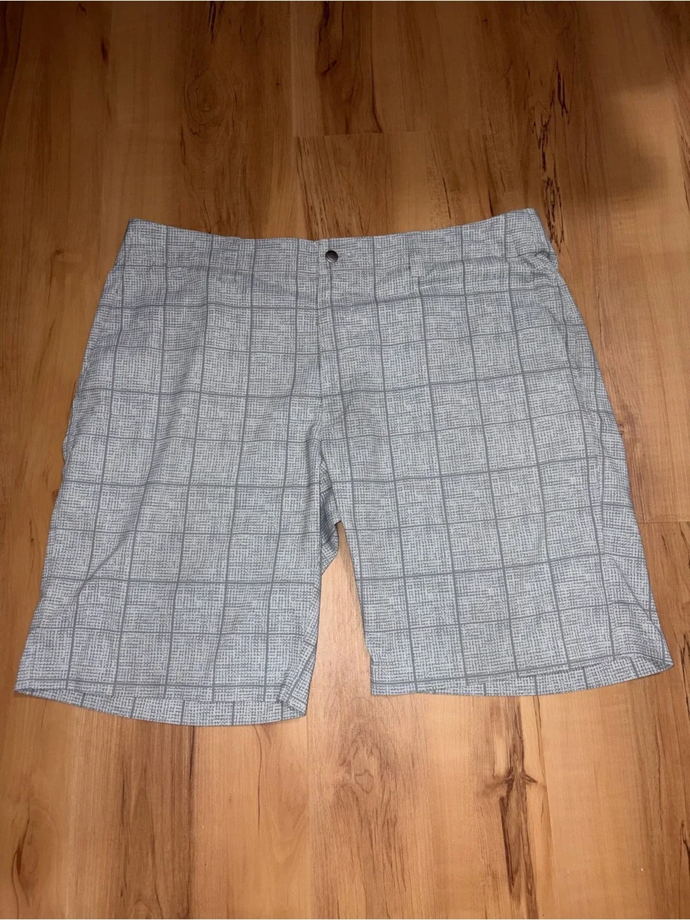 Callaway golf shorts grey plaid